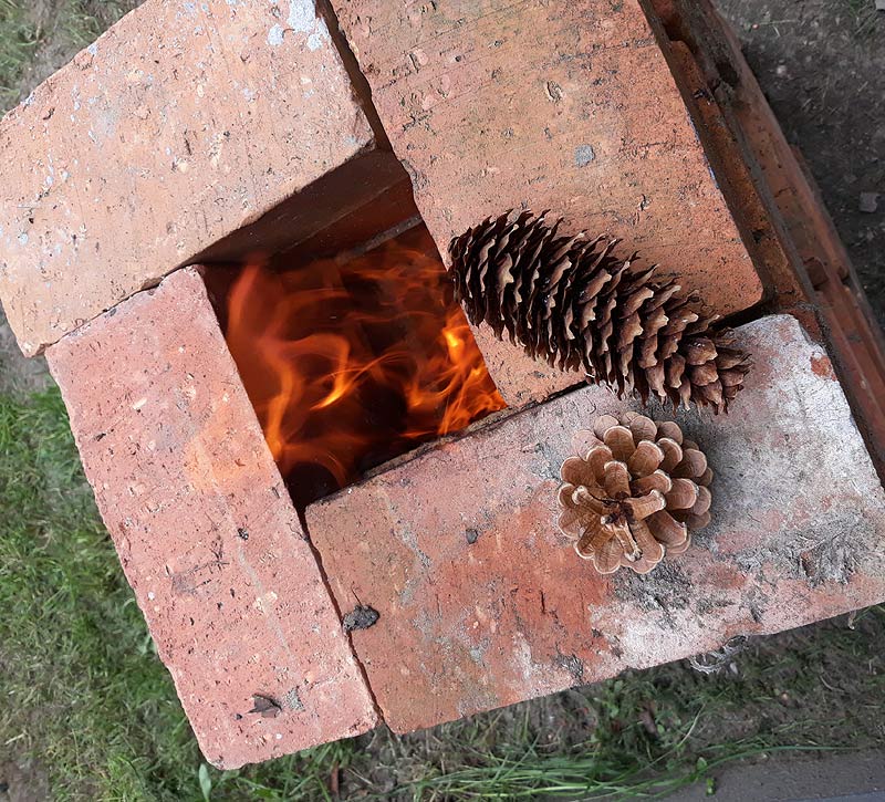 piec rakietowy z cegieł