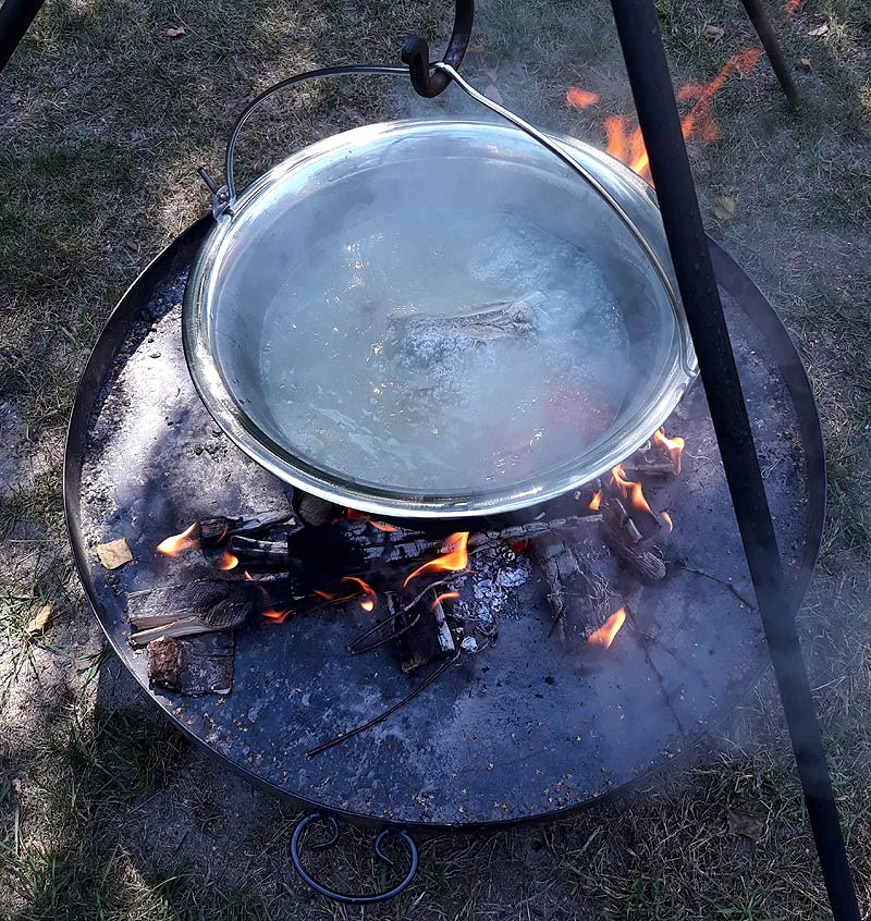 Gotowanie nad ogniskiem - przepis na zupę