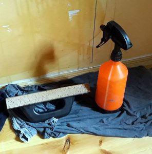 Układanie płytek ze starej cegły