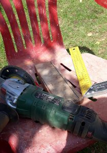 Układanie płytek ze starej cegły